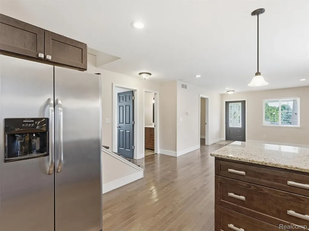 357 N Hospital Road Waterford Charter Township MI 48327