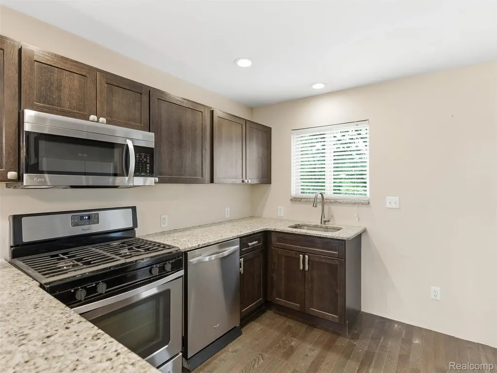 357 N Hospital Road Waterford Charter Township MI 48327