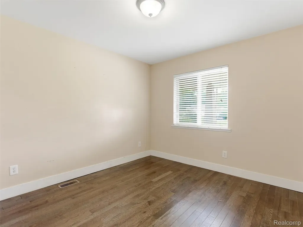 357 N Hospital Road Waterford Charter Township MI 48327