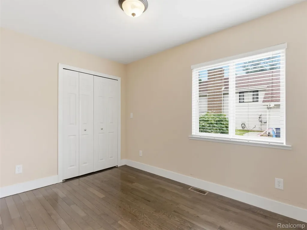 357 N Hospital Road Waterford Charter Township MI 48327