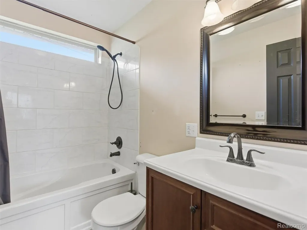 357 N Hospital Road Waterford Charter Township MI 48327