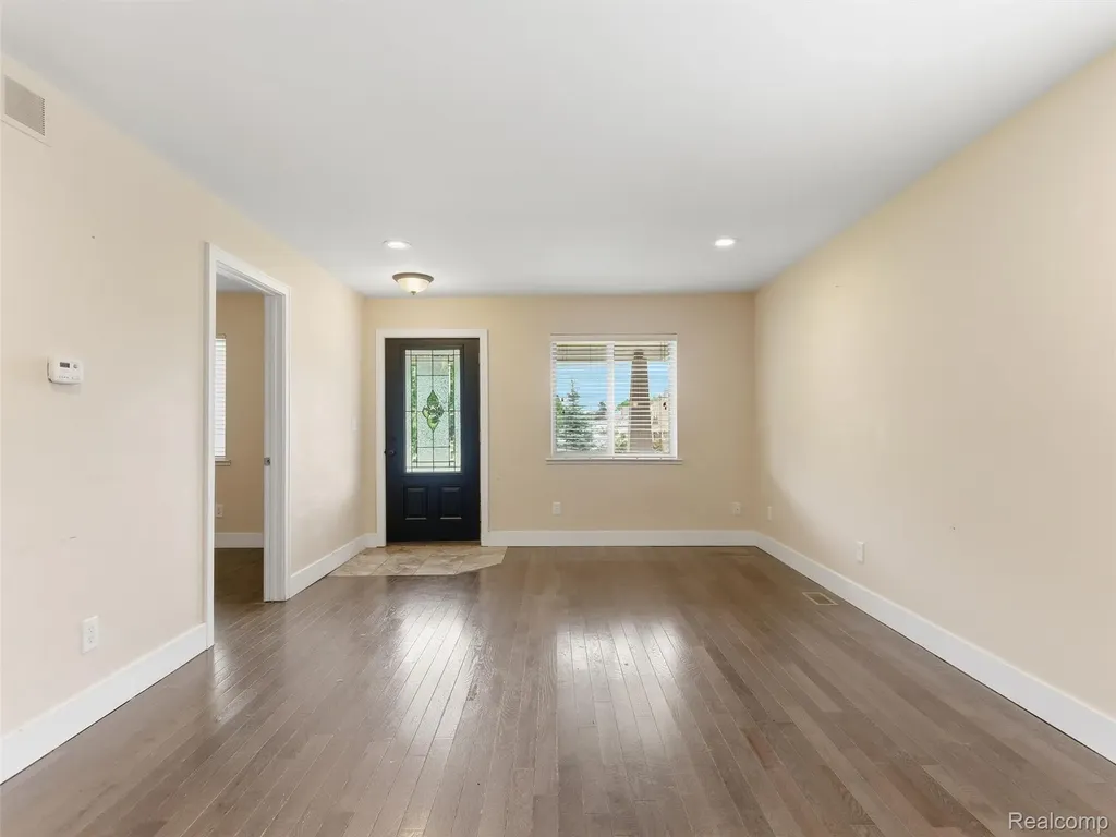 357 N Hospital Road Waterford Charter Township MI 48327