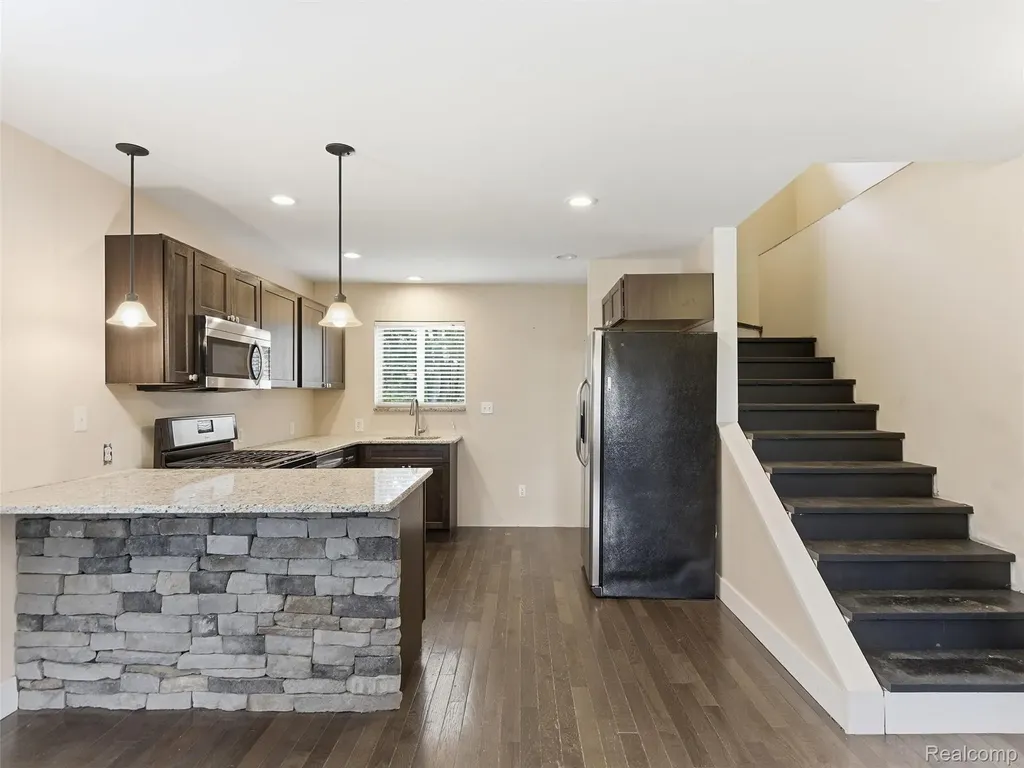 357 N Hospital Road Waterford Charter Township MI 48327