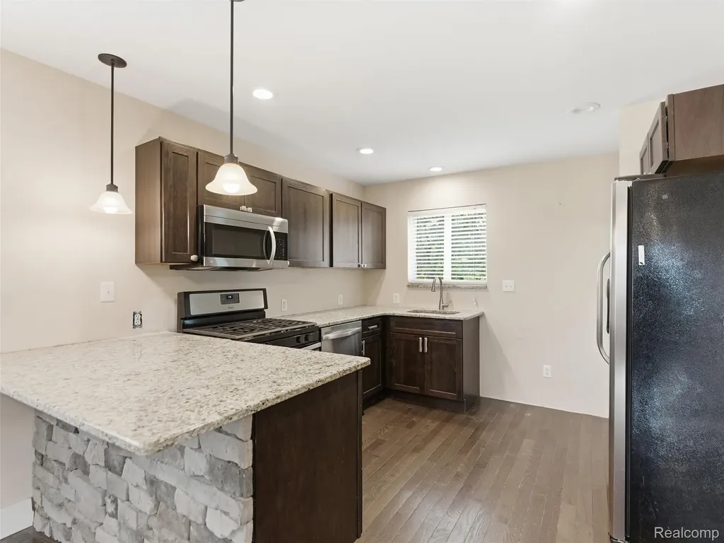 357 N Hospital Road Waterford Charter Township MI 48327