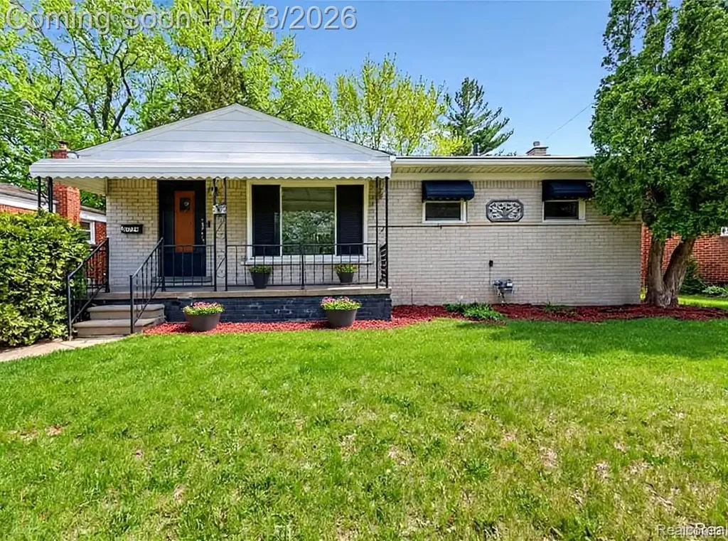21724 Audrey Avenue Warren City MI 48091