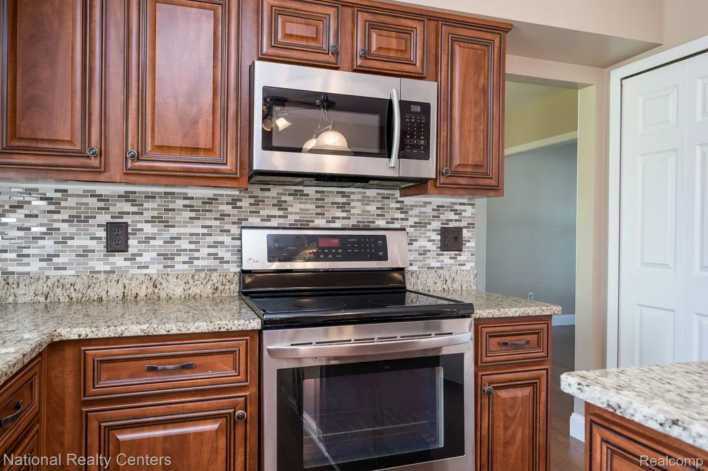 1884 Charrington Drive West Bloomfield Charter Township MI 48324