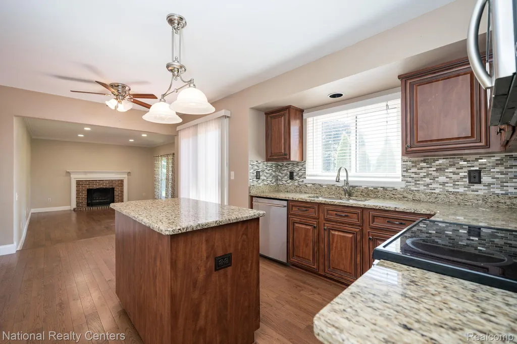 1884 Charrington Drive West Bloomfield Charter Township MI 48324