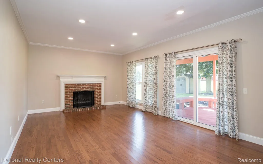 1884 Charrington Drive West Bloomfield Charter Township MI 48324