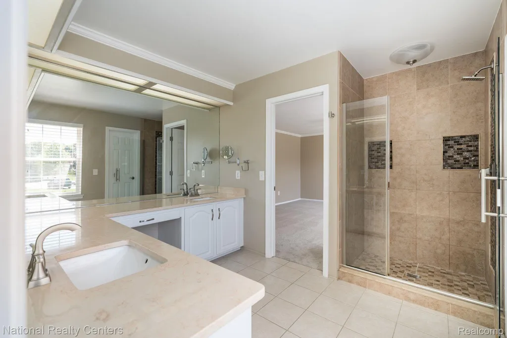 1884 Charrington Drive West Bloomfield Charter Township MI 48324