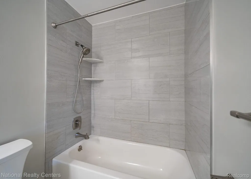 1884 Charrington Drive West Bloomfield Charter Township MI 48324