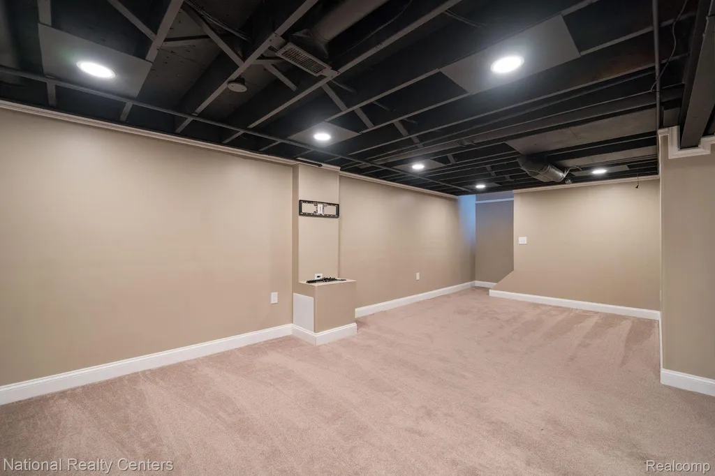 1884 Charrington Drive West Bloomfield Charter Township MI 48324