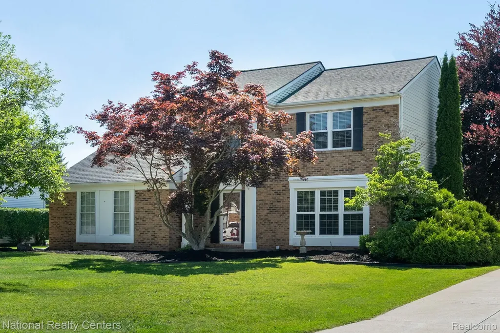 1884 Charrington Drive West Bloomfield Charter Township MI 48324