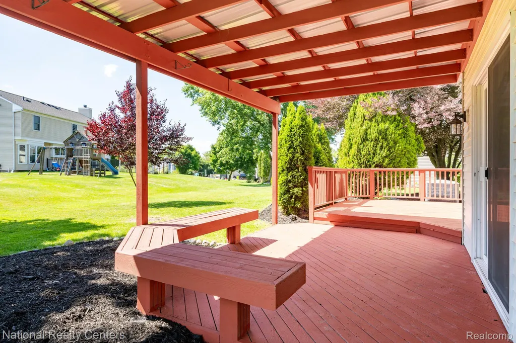 1884 Charrington Drive West Bloomfield Charter Township MI 48324
