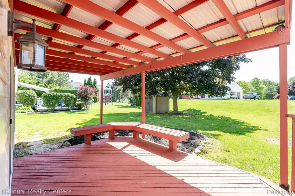 1884 Charrington Drive West Bloomfield Charter Township MI 48324