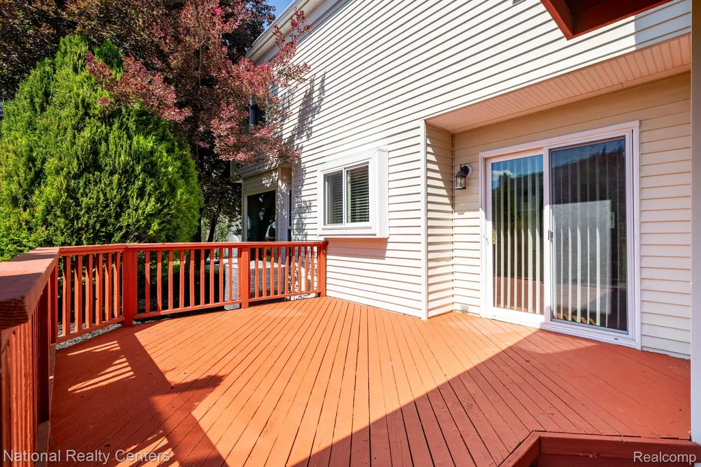 1884 Charrington Drive West Bloomfield Charter Township MI 48324