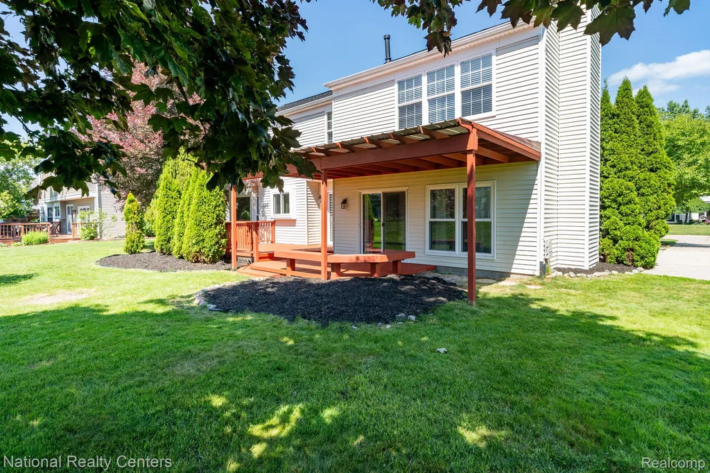 1884 Charrington Drive West Bloomfield Charter Township MI 48324