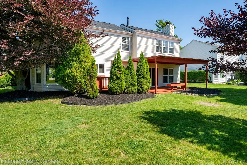 1884 Charrington Drive West Bloomfield Charter Township MI 48324