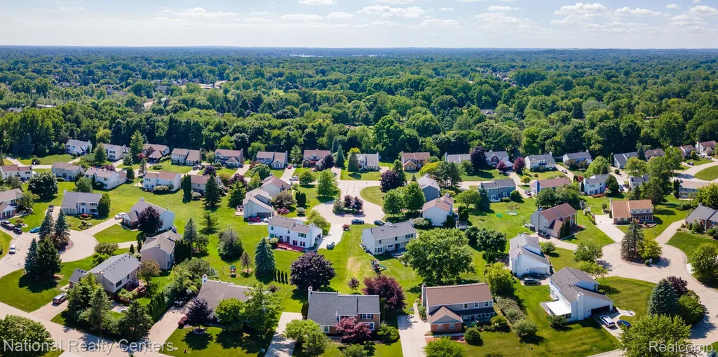 1884 Charrington Drive West Bloomfield Charter Township MI 48324