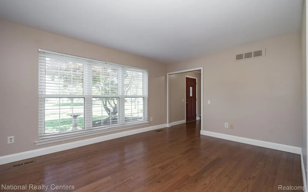 1884 Charrington Drive West Bloomfield Charter Township MI 48324