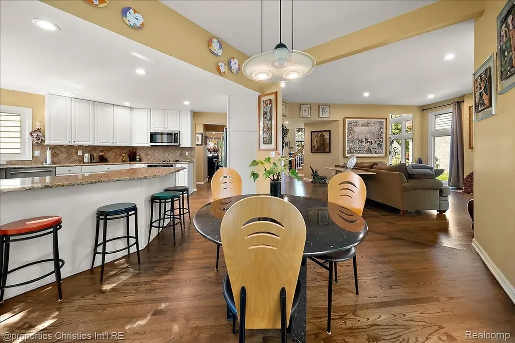 2685 Elizabeth Lane West Bloomfield Charter Township MI 48324