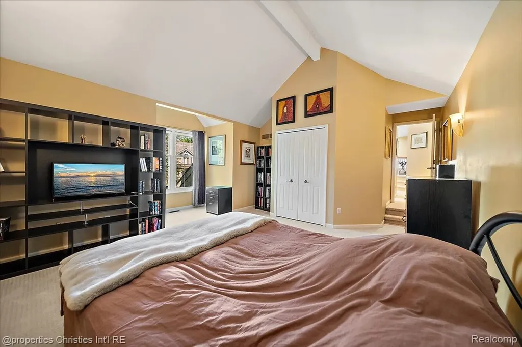 2685 Elizabeth Lane West Bloomfield Charter Township MI 48324
