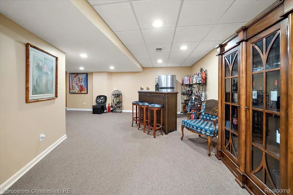 2685 Elizabeth Lane West Bloomfield Charter Township MI 48324