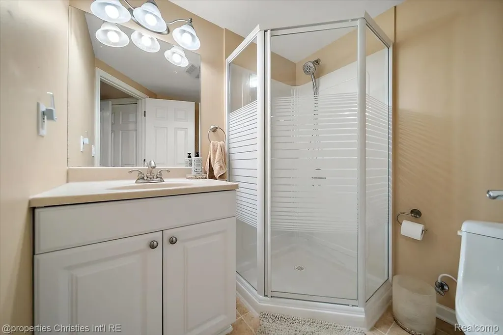 2685 Elizabeth Lane West Bloomfield Charter Township MI 48324