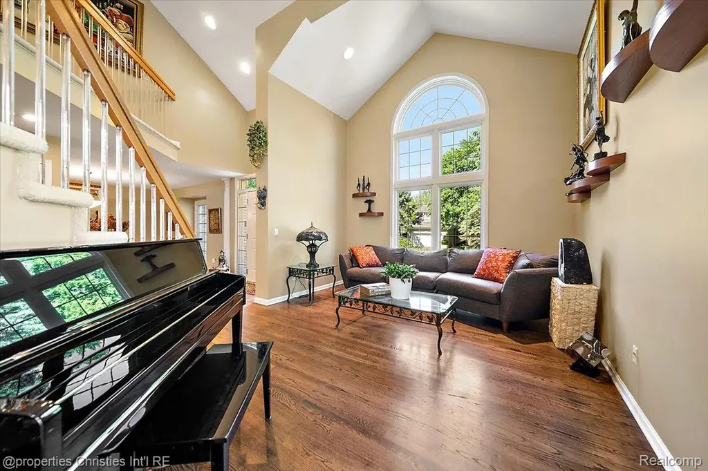 2685 Elizabeth Lane West Bloomfield Charter Township MI 48324