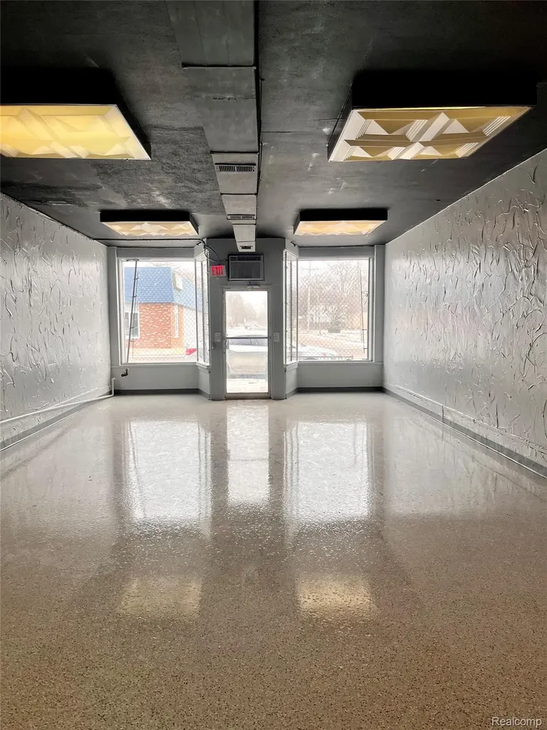 3612 Fenton Road Flint City MI 48507