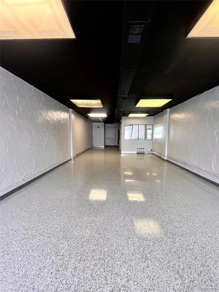 3612 Fenton Road Flint City MI 48507