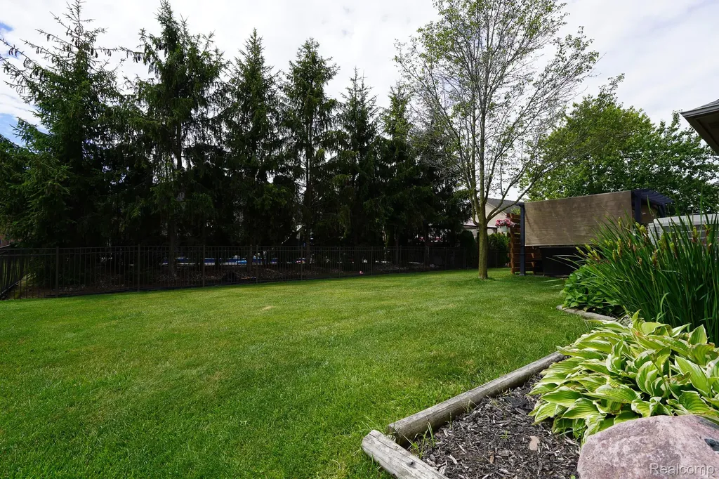 16154 White Water Drive Macomb Township MI 48042