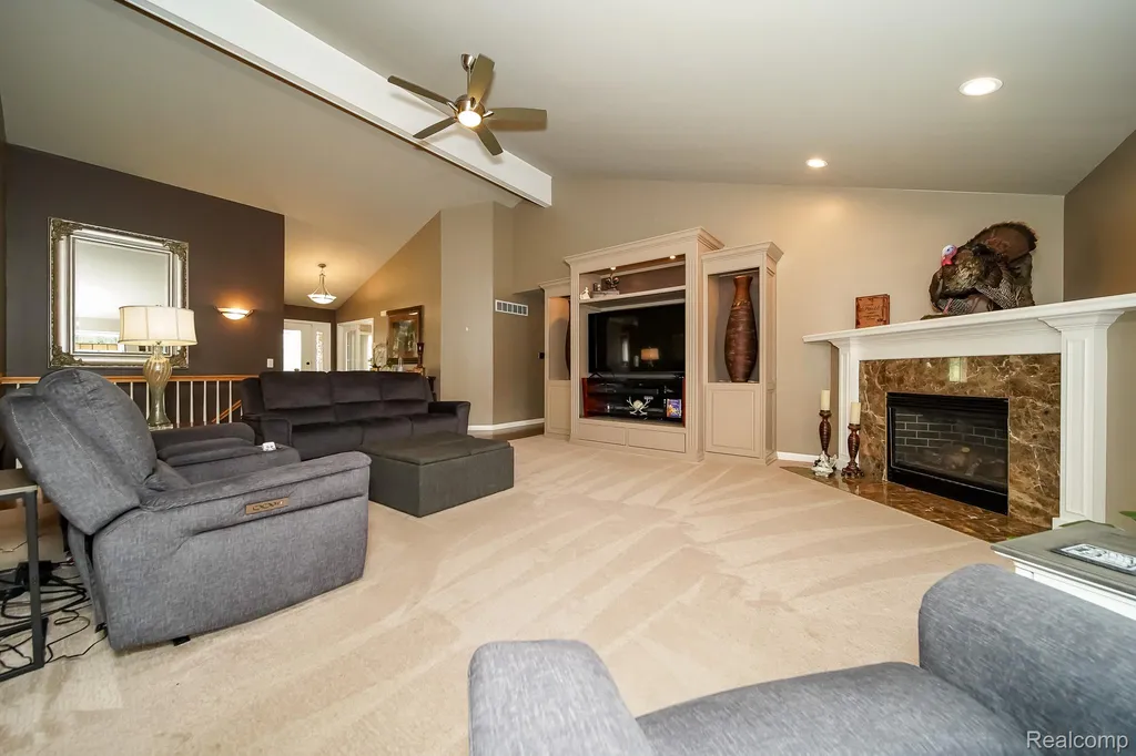 16154 White Water Drive Macomb Township MI 48042