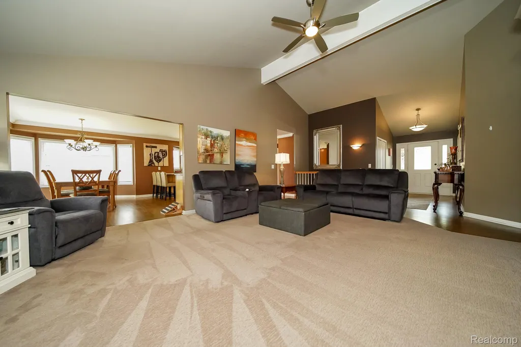 16154 White Water Drive Macomb Township MI 48042