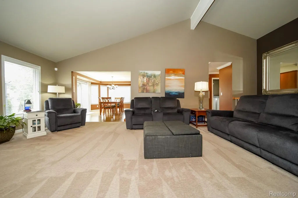 16154 White Water Drive Macomb Township MI 48042