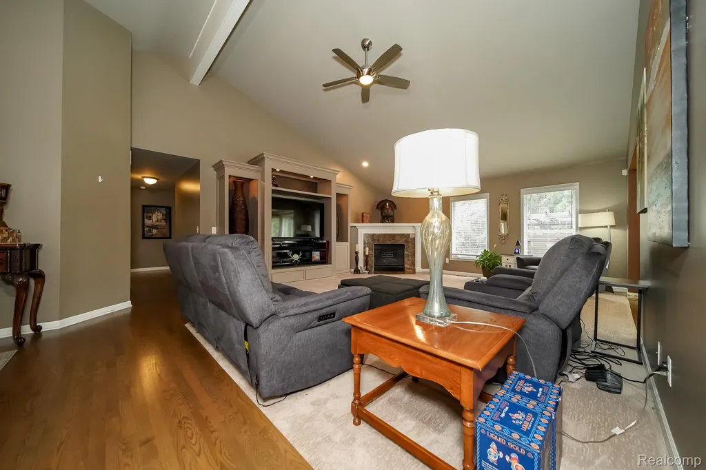16154 White Water Drive Macomb Township MI 48042