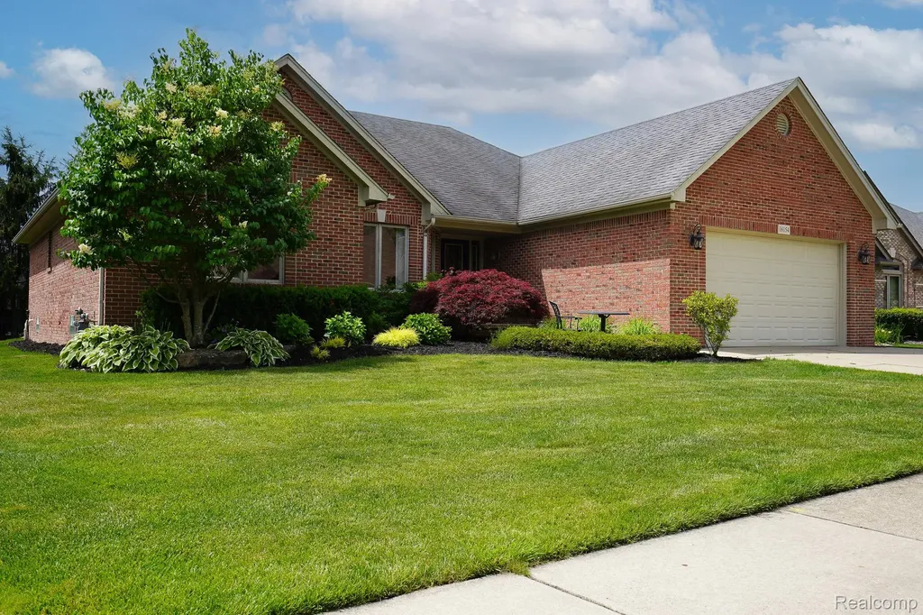 16154 White Water Drive Macomb Township MI 48042