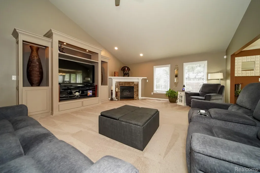 16154 White Water Drive Macomb Township MI 48042