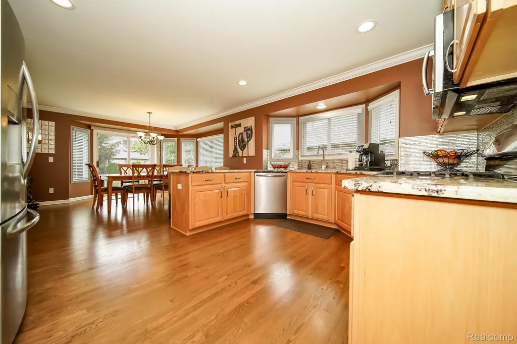 16154 White Water Drive Macomb Township MI 48042