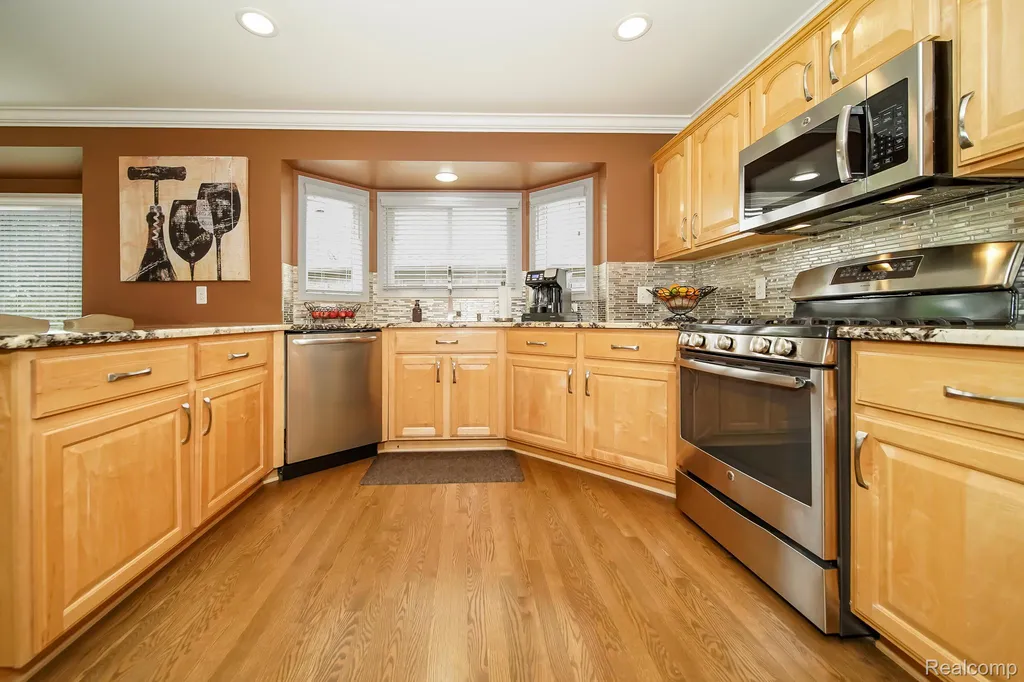 16154 White Water Drive Macomb Township MI 48042
