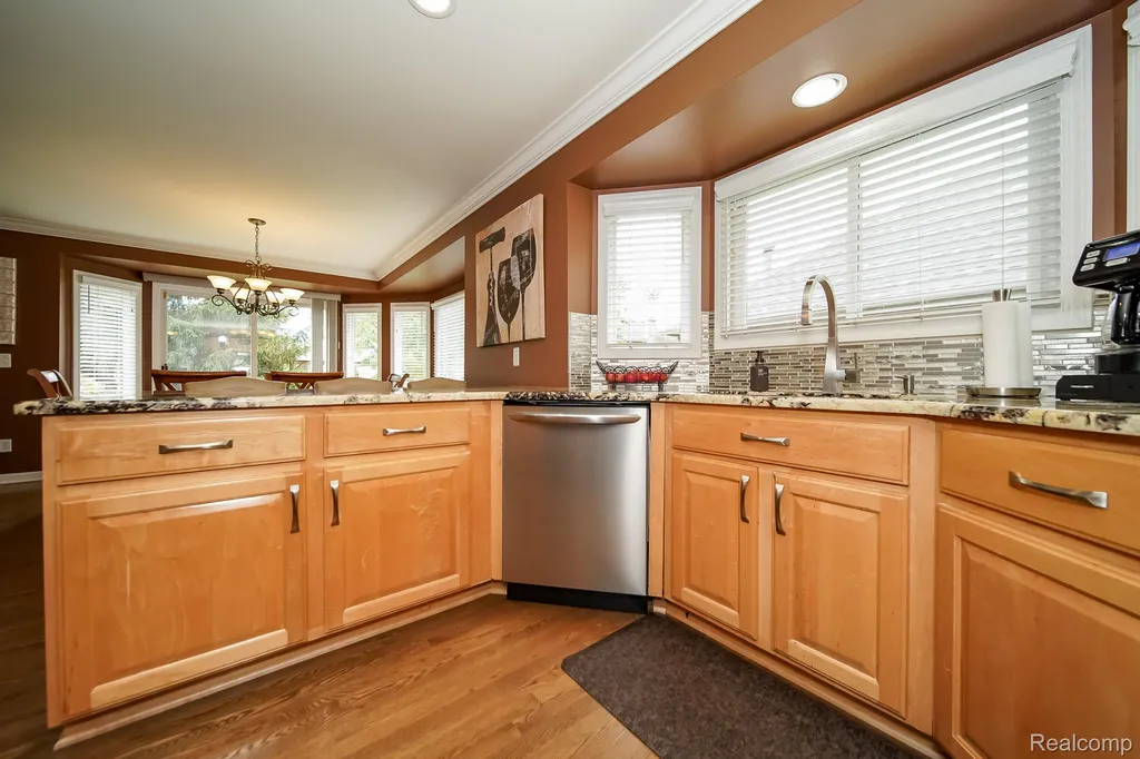 16154 White Water Drive Macomb Township MI 48042