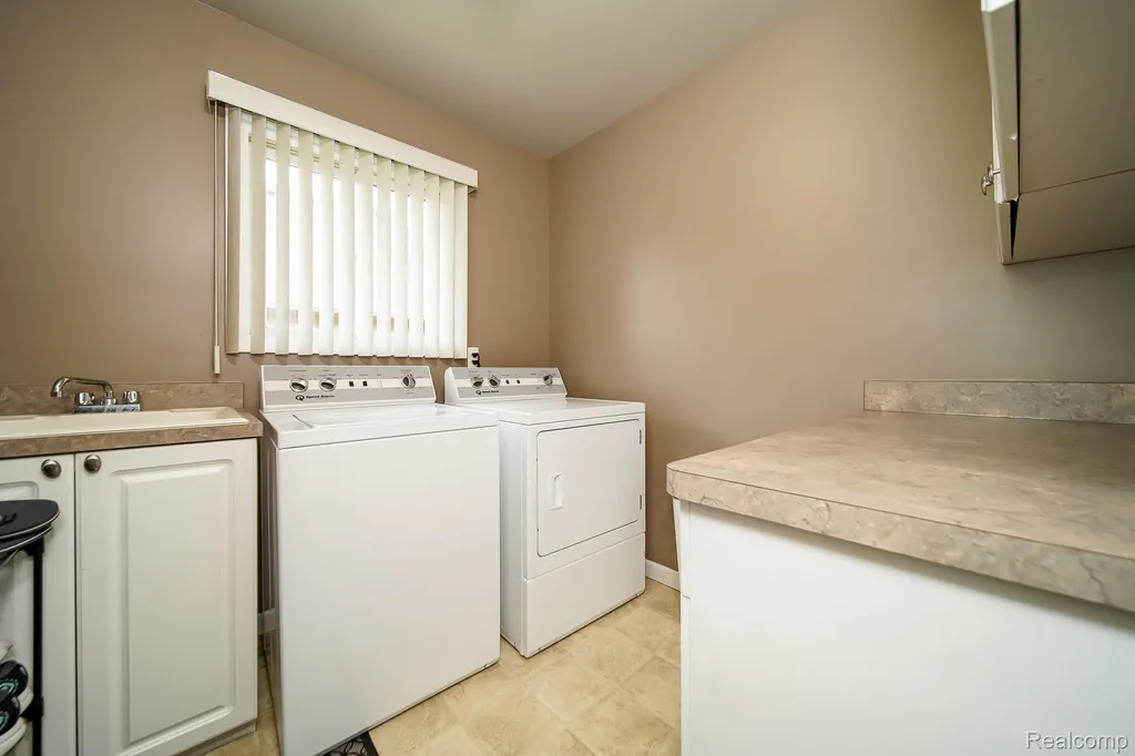 16154 White Water Drive Macomb Township MI 48042