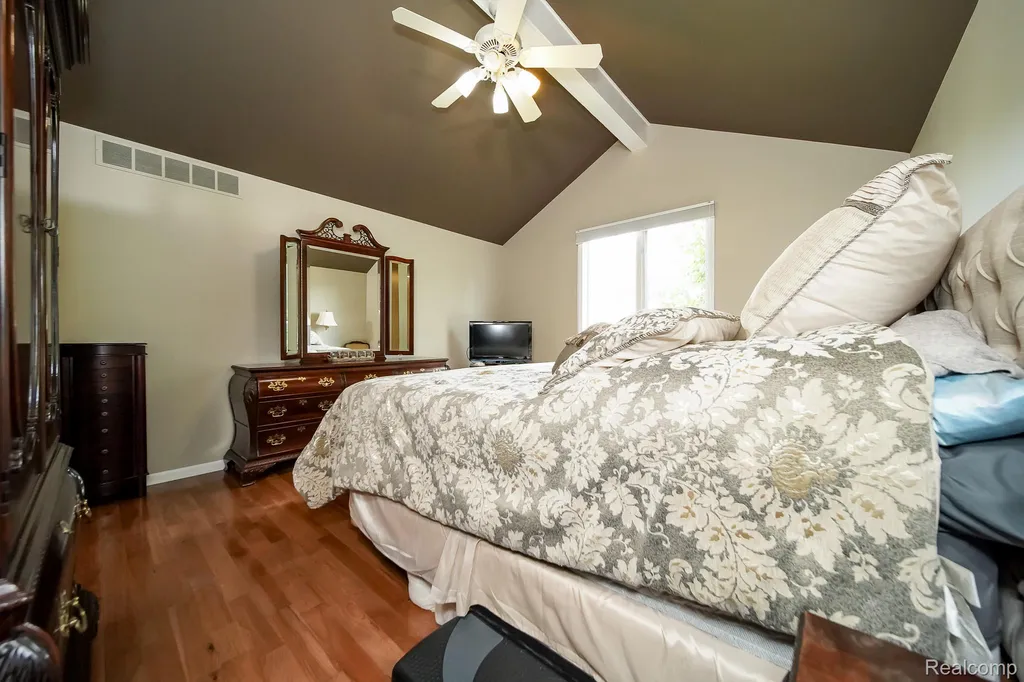 16154 White Water Drive Macomb Township MI 48042