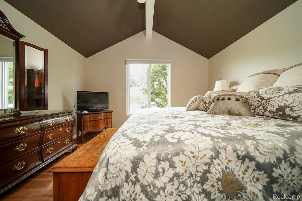 16154 White Water Drive Macomb Township MI 48042