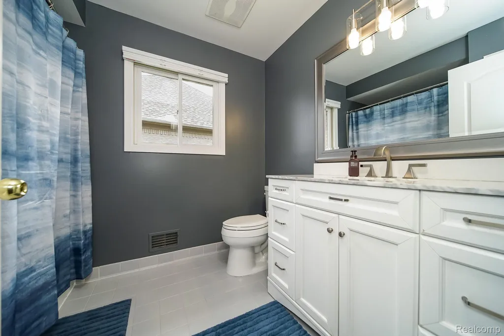 16154 White Water Drive Macomb Township MI 48042