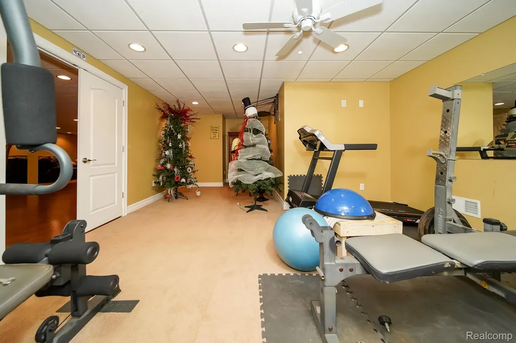 16154 White Water Drive Macomb Township MI 48042