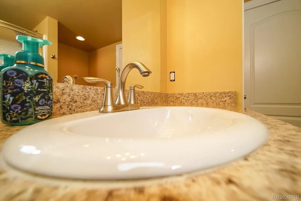 16154 White Water Drive Macomb Township MI 48042