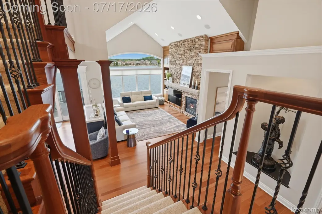 10685 Cliffview Drive Green Oak Township MI 48178