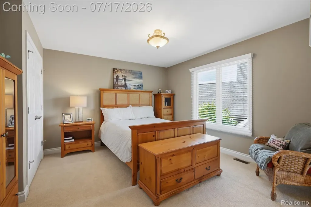 10685 Cliffview Drive Green Oak Township MI 48178