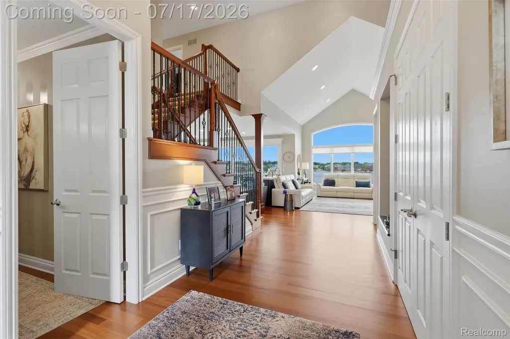 10685 Cliffview Drive Green Oak Township MI 48178