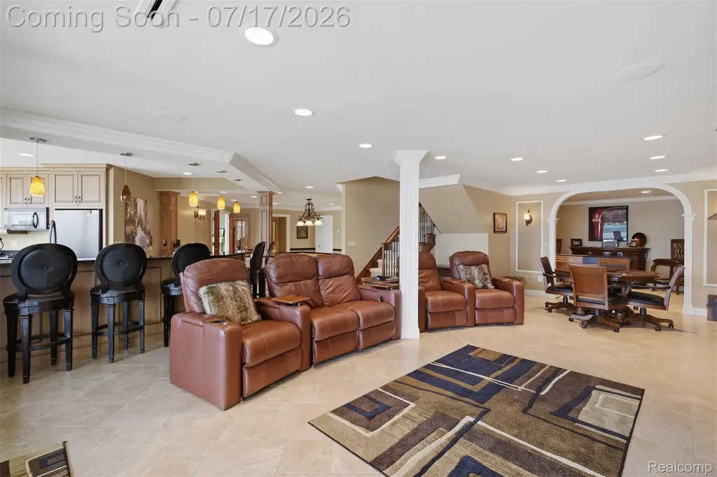 10685 Cliffview Drive Green Oak Township MI 48178